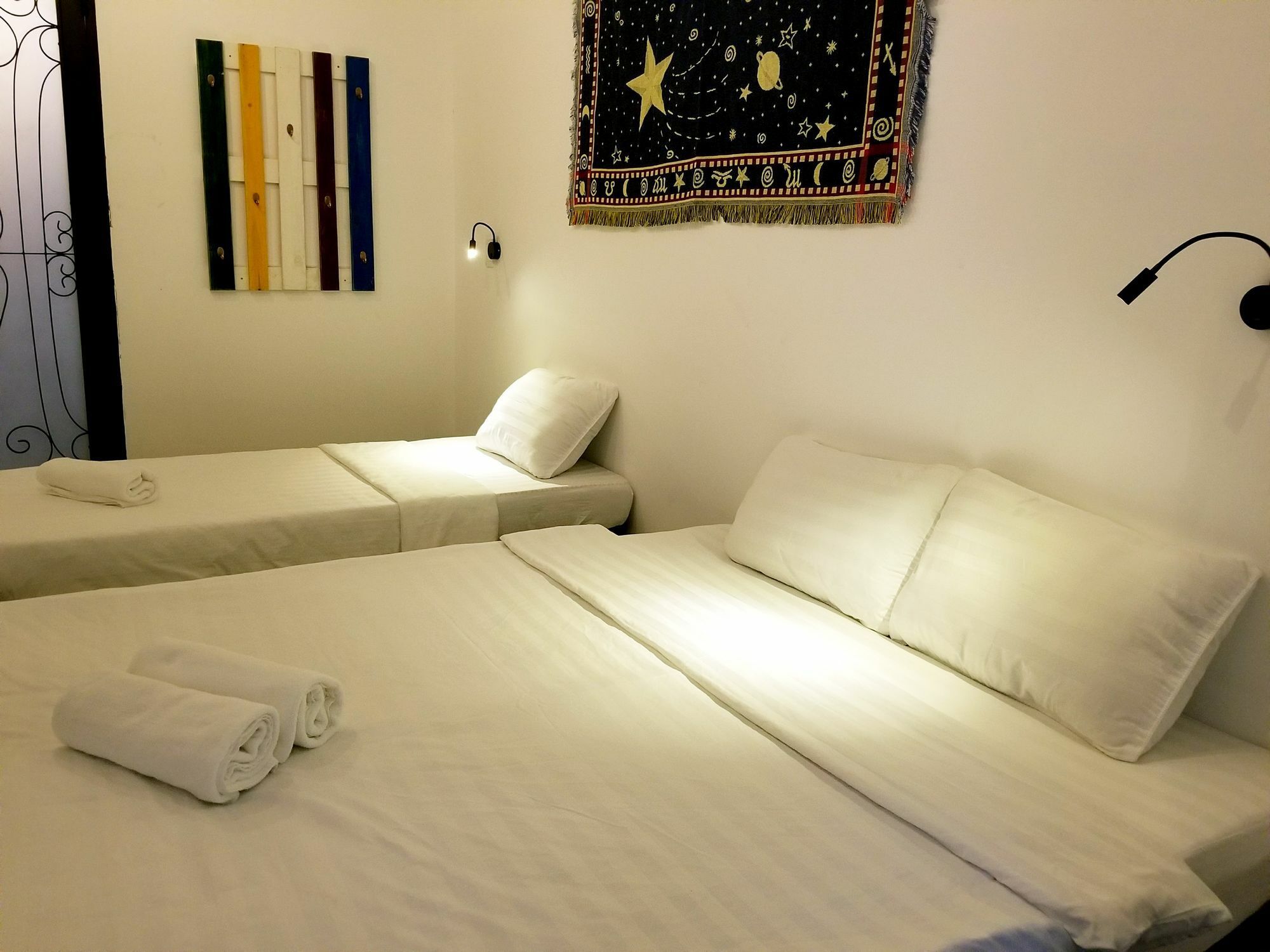 Timemark Travel Homestay & Hostel Хошимин Экстерьер фото