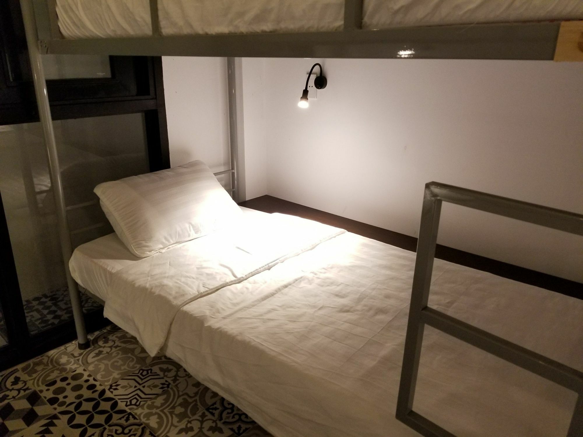 Timemark Travel Homestay & Hostel Хошимин Экстерьер фото